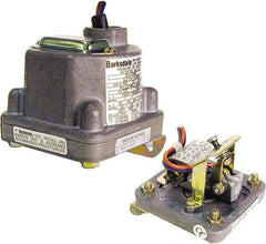 Barksdale - 0.4 to 18 psi Adjustable Range, 60 Max psi, Diaphragm Pressure Switch - 1/4 NPT Female, 18in Free Leads, 2 x SPDT Contact, 304SS Wetted Parts, 0.5% Repeatability - Exact Tool & Supply
