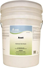 Rochester Midland Corporation - 5 Gal Pressure Washing Cleaner/Degreaser - Pail, Alkaline Formula - Exact Tool & Supply