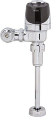 Sloan Valve Co. - 3/4" Spud Coupling, 3/4" Pipe, Urinal Automatic Flush Valve - Handle Opening, 1.5 Gal per Flush, Plastic Cover, Powered by 4 AA Batteries - Exact Tool & Supply