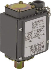 Square D - 4, 13 and 4X NEMA Rated, SPDT, 0.2 to 10 psi, Vacuum Switch Pressure and Level Switch - Adjustable Pressure, 120 VAC, 125 VDC, 240 VAC, 250 VDC, Screw Terminal - Exact Tool & Supply