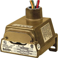 Barksdale - 0.4 to 18 psi Adjustable Range, 60 Max psi, Diaphragm Pressure Switch - 1/4 NPT Female, 18in Free Leads, 2 x SPDT Contact, 304SS Wetted Parts, 0.5% Repeatability - Exact Tool & Supply
