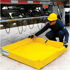 UltraTech - 75 Gal 18 oz PVC Containment Berm, Mini-Foam Wall - 1/2' High x 6' Wide x 4" Long - Exact Tool & Supply