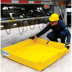 UltraTech - 60 Gal 18 oz PVC Containment Berm, Mini-Foam Wall - 1/2' High x 4' Wide x 4" Long - Exact Tool & Supply