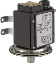 Square D - 4, 13 and 4X NEMA Rated, SPDT, 0.2 to 10 psi, Vacuum Switch Pressure and Level Switch - Adjustable Pressure, 120 VAC, 125 VDC, 240 VAC, 250 VDC, Screw Terminal - Exact Tool & Supply