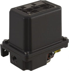 Square D - 4 NEMA Rated, DPST, 130 to 175 psi, Electromechanical Pressure and Level Switch - Exact Tool & Supply