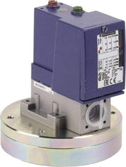 Telemecanique Sensors - 4 NEMA Rated, DPST, SPDT, 5.075 psi, Air Compressor Pressure and Level Switch - Adjustable Pressure, 1/2 Inch Connector, Screw Terminal, For Use with Air, Corrosive Fluids, Fresh Water, Hydraulic Oils, Sea Water - Exact Tool & Supply