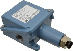 United Electric Controls - 3 to 100 psi Adjustable Range, 500 Max psi, General Purpose Diaphragm - 1/4 NPTF - Exact Tool & Supply